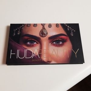 Huda Beauty Desert Dusk Palette